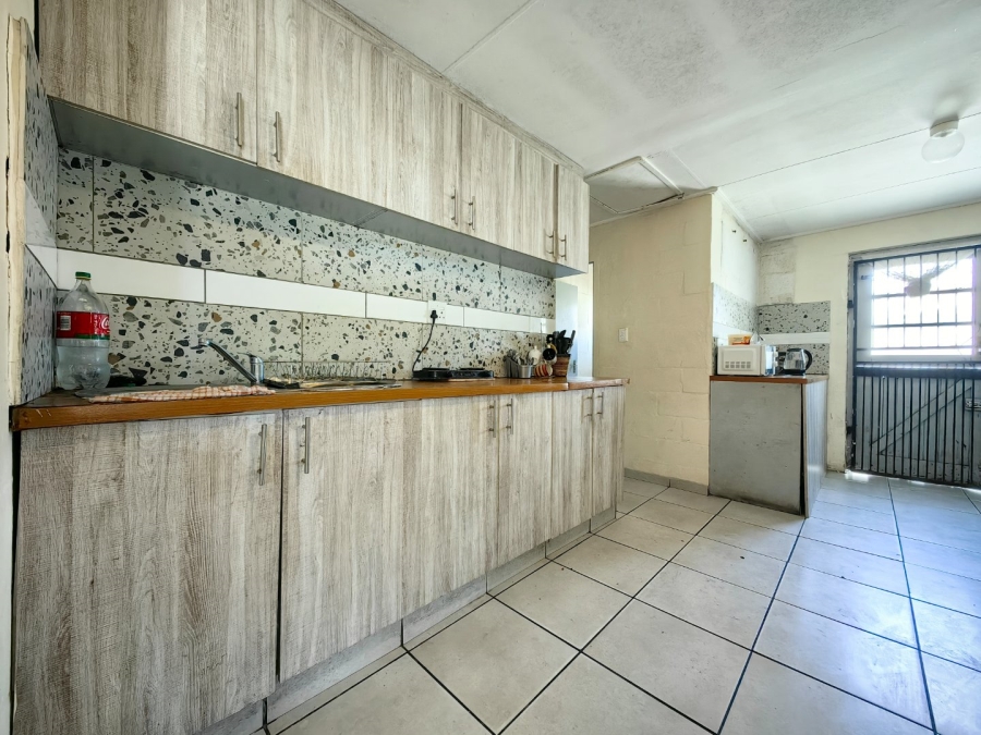 3 Bedroom Property for Sale in Roosendal Western Cape